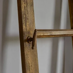 Spiegel und Deko-Fenster Crowley