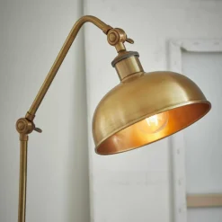 Tischlampe Delacroille